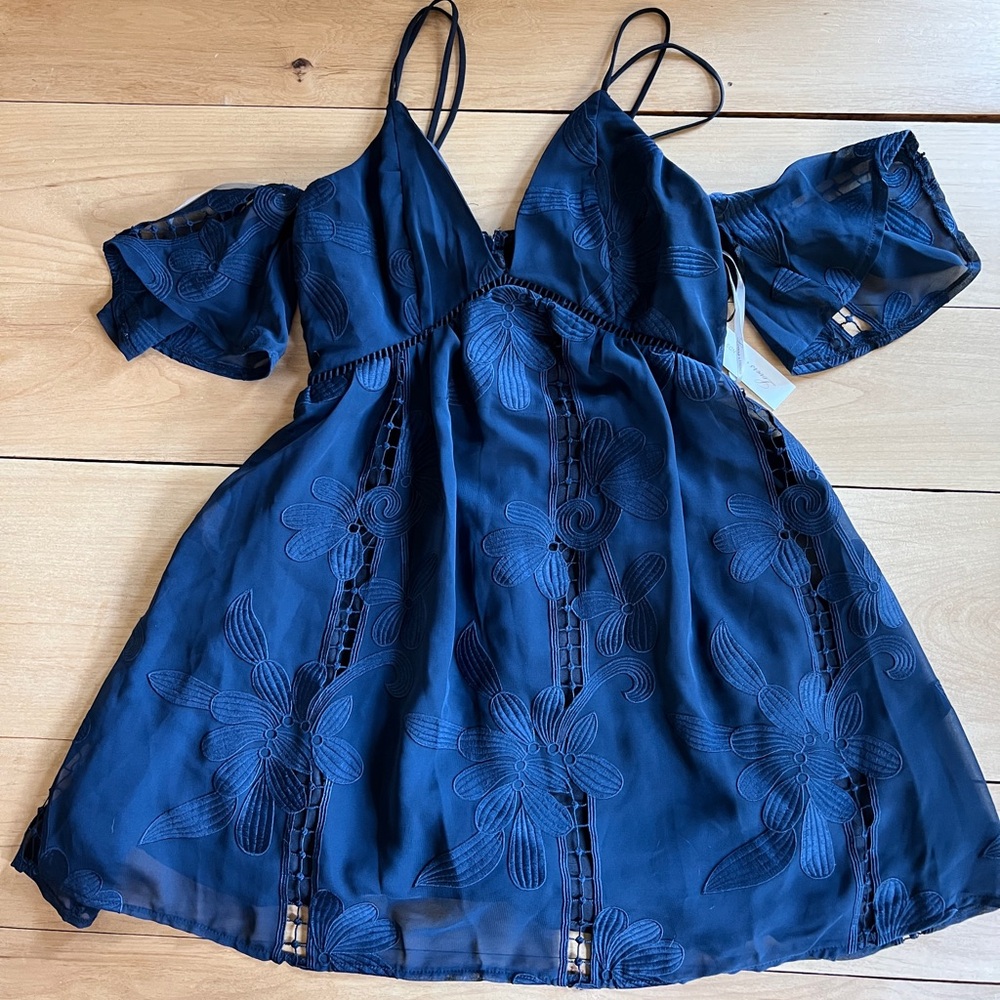 ⭐️ Off the shoulder mini dress NWT XS